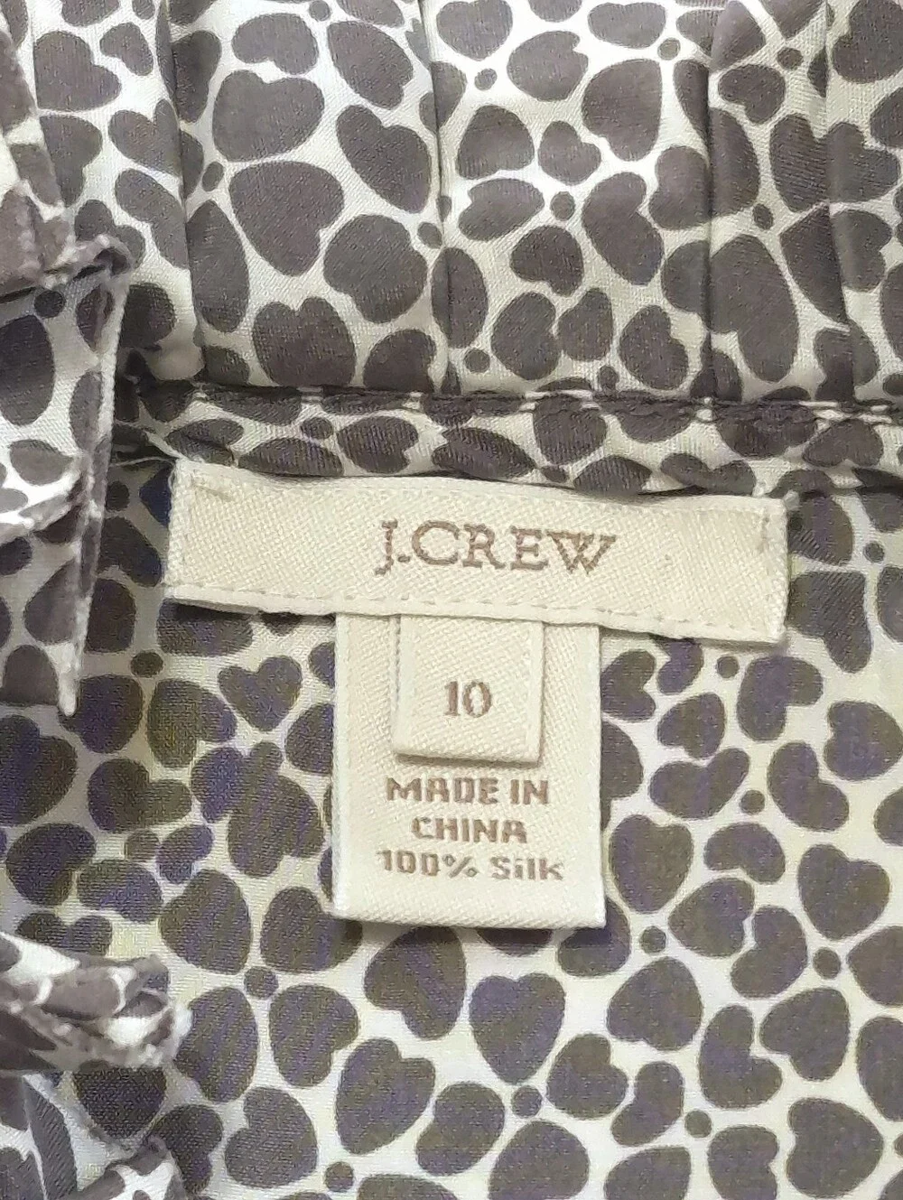 J.CREW 100% Silk Ruffle Neck Sleeveless Blouse Top Heart Print Gray Size 10 Used